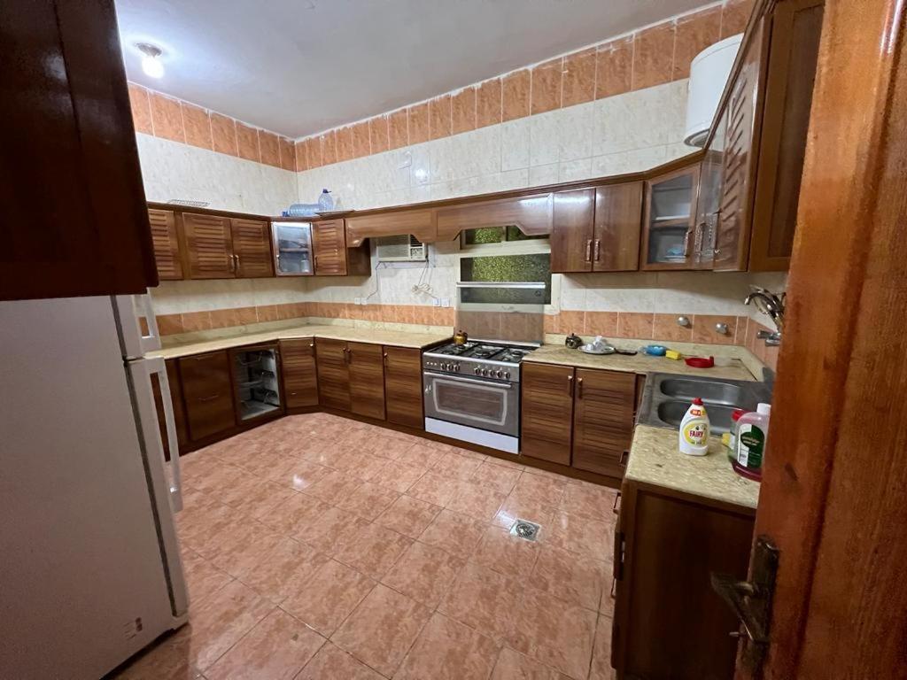 Albashier Private Apartment Ал Ула Екстериор снимка